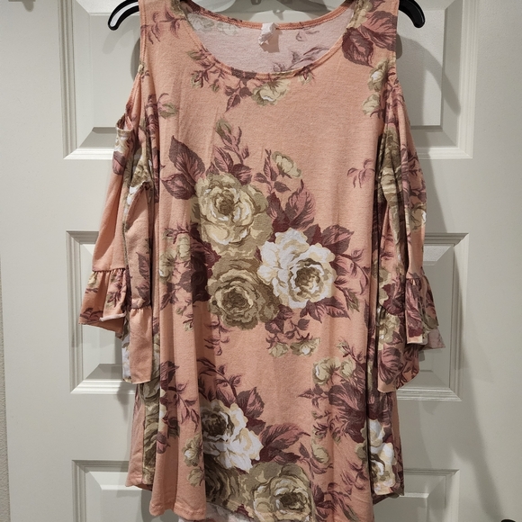Pink floral blouse size 1X - Picture 1 of 3